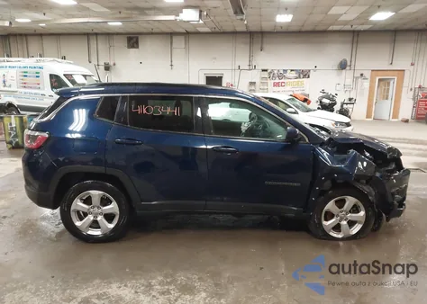 2018 Jeep Compass Latitude 4X4 из США, поврежденный, VIN 3C4NJDBB1JT223371